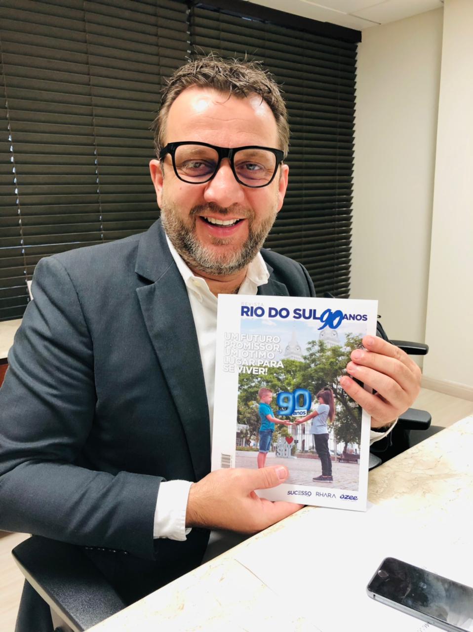 Revista Rio do Sul 90 anos circulando por Santa Catarina