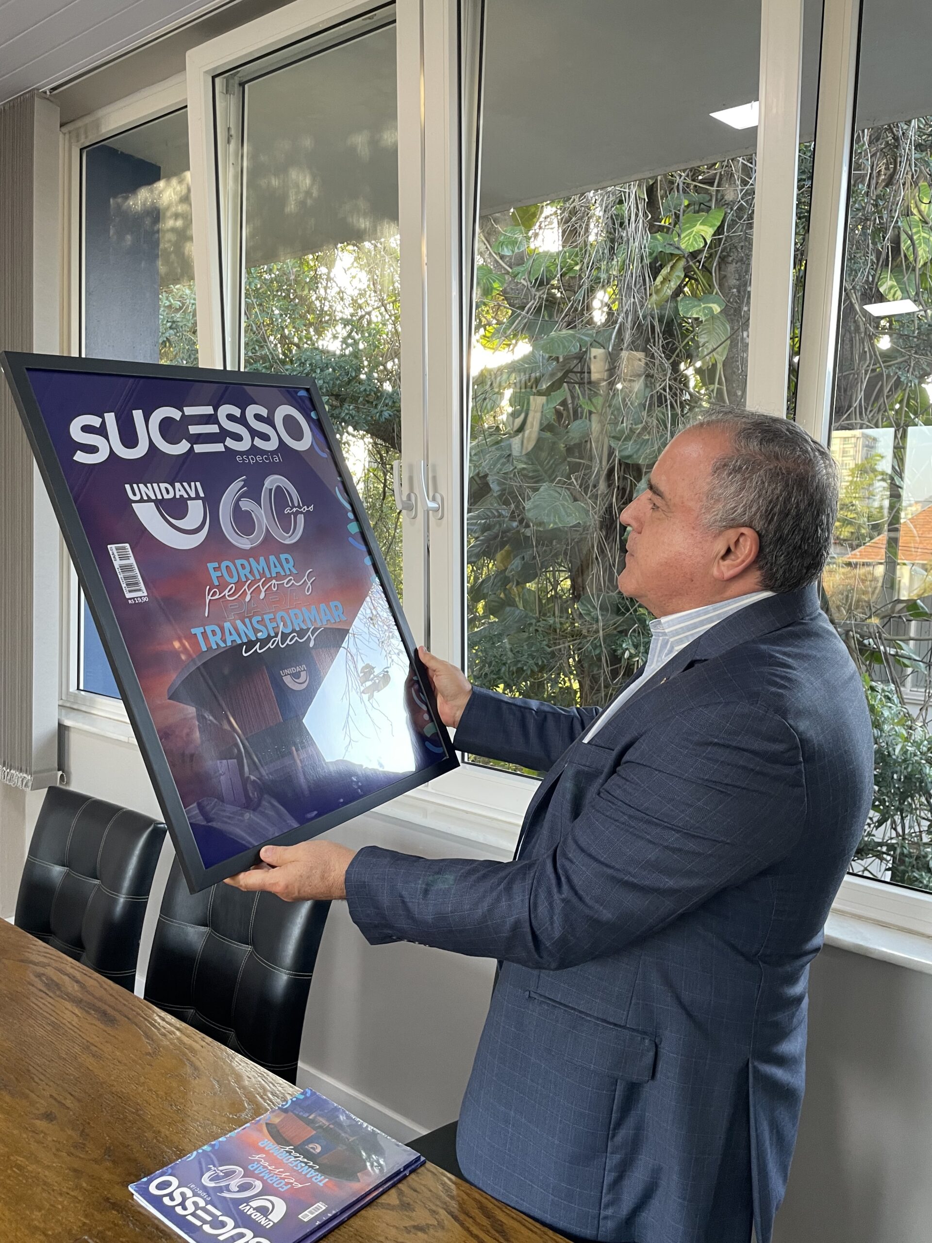 Entrega oficial da edição especial Unidavi 60 Anos